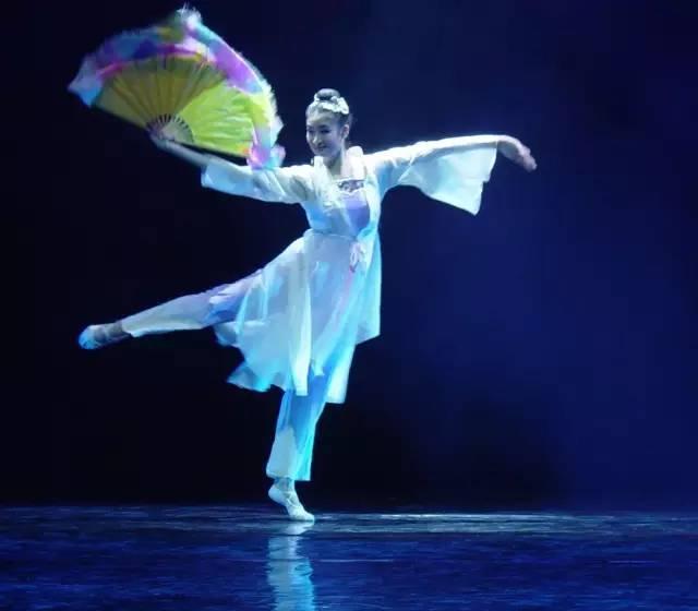 小溪成人跳舞视频大全,成人舞蹈视频盛宴大盘点